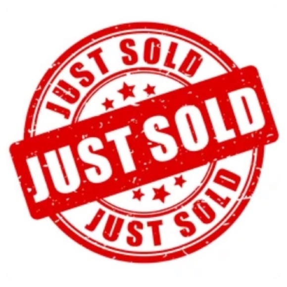 Abercrombie & Fitch Denim - SOLD DONT BUY!!

&F Curve Love The Mom High Rise Jean